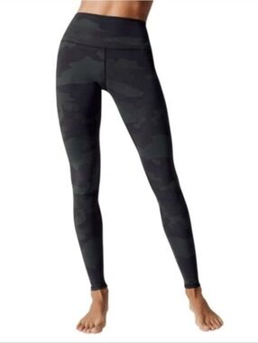 Alo Yoga High Rise Camouflage leggings Size XS